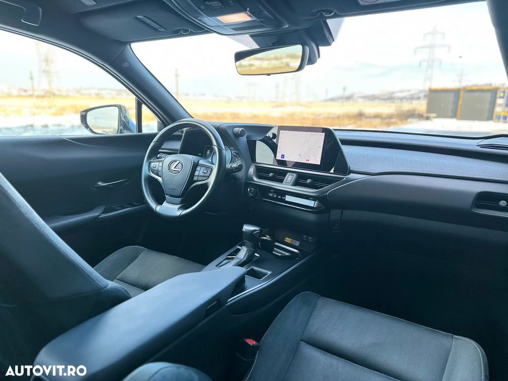 Lexus UX 250h Business Edition - 2