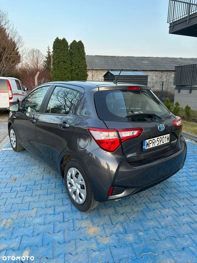 Toyota Yaris Hybrid 100 Premium - 19