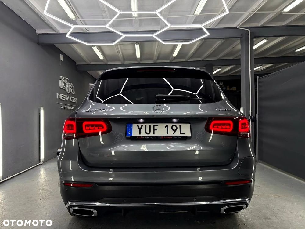 Mercedes-Benz GLC 300 de 4-Matic Business Edition - 7