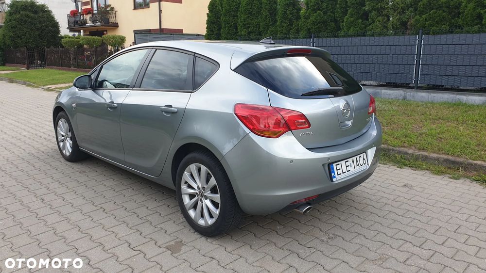 Opel Astra 1.4 Turbo - 10