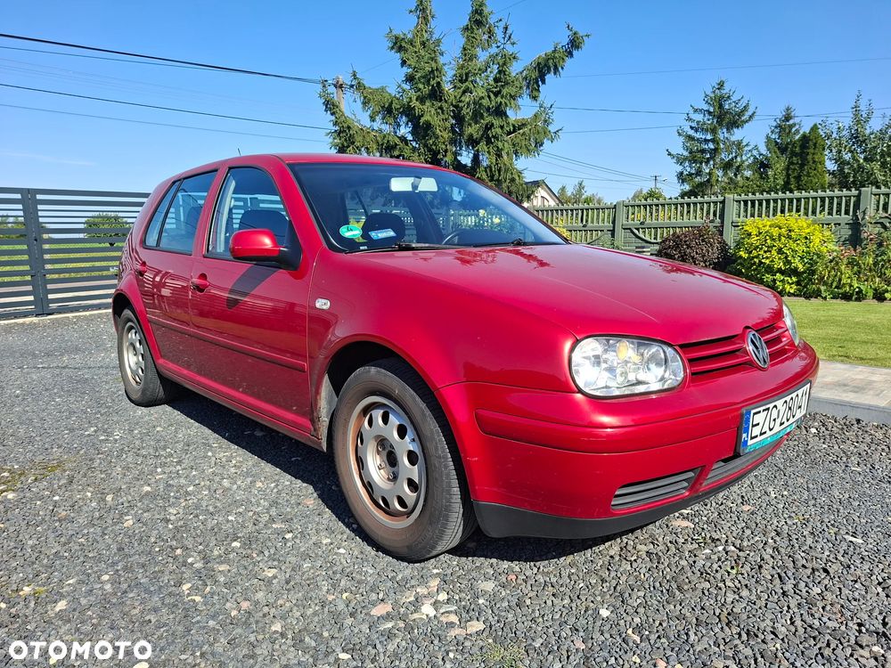 Volkswagen Golf - 1