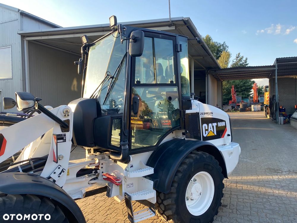 Caterpillar CAT 908M, 2020 ROK, 3500 MTH, ŁYŻKA OTWIERANA + WIDŁY, z NIEMIEC, - 20