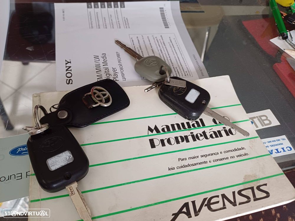 Toyota Avensis Sedan 1.6 Terra JE - 12