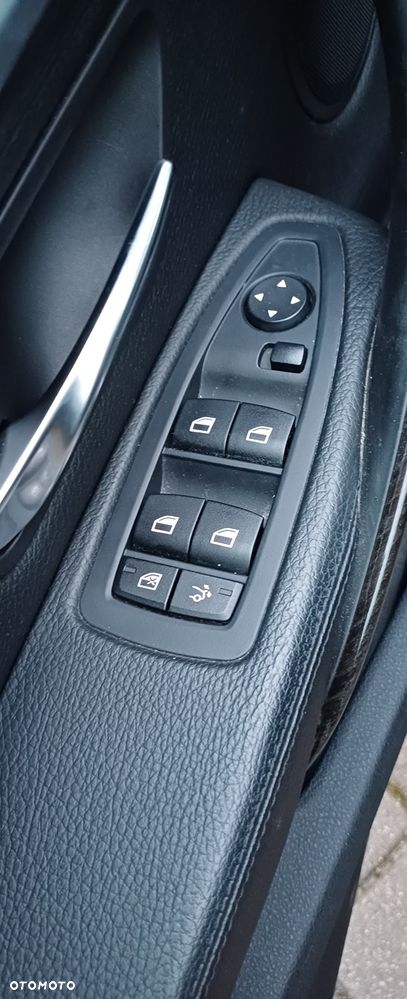 BMW Seria 3 318d Luxury Line - 17