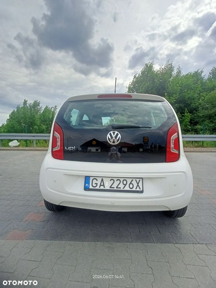 Volkswagen Up 2015 photo 5