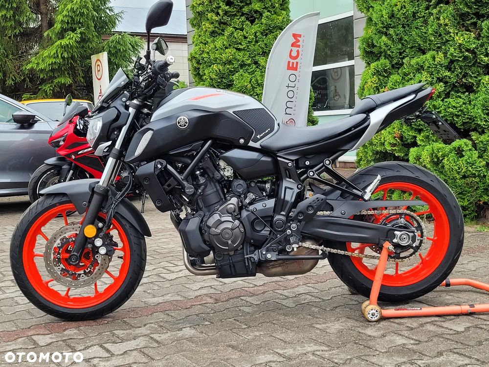 Yamaha MT - 5