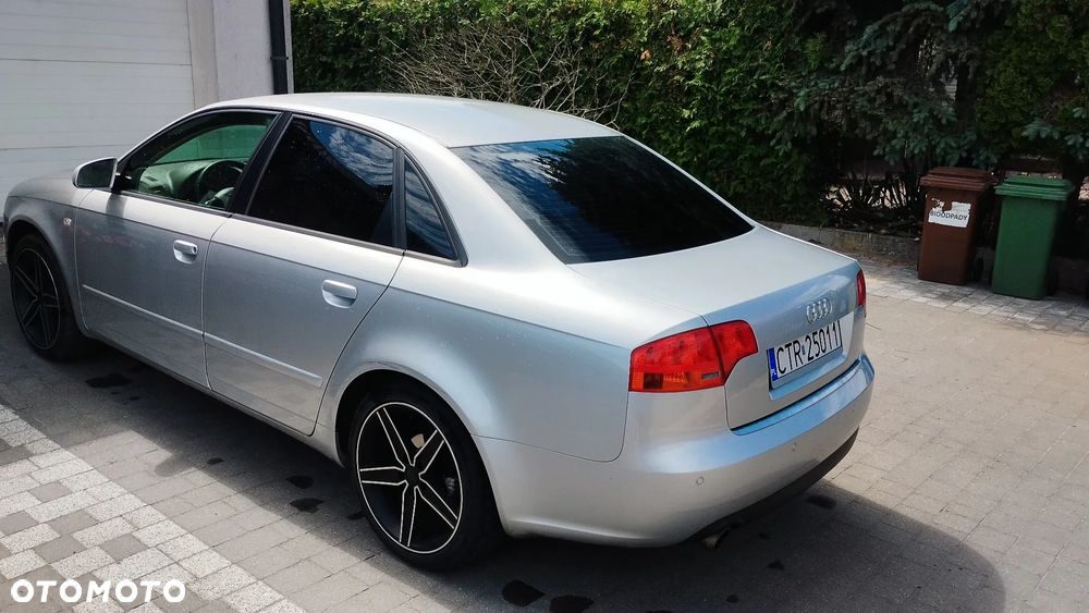 Audi A4 Limousine - 16