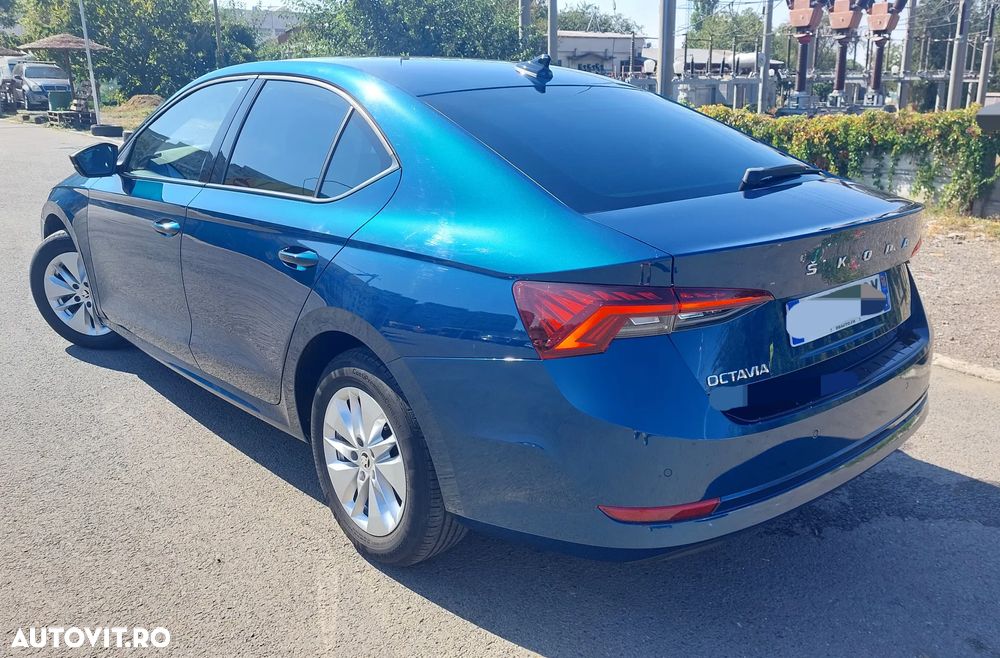 Skoda Octavia 2.0 TDI DSG First Edition - 4