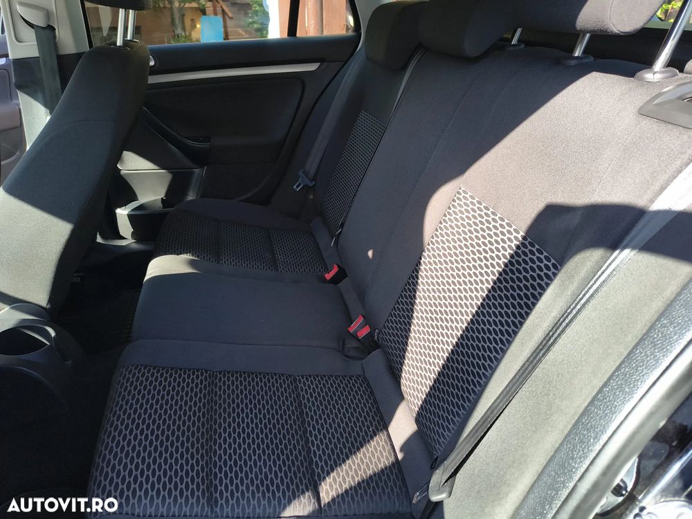 Volkswagen Golf 1.6 TDI DPF BlueMotion - 8