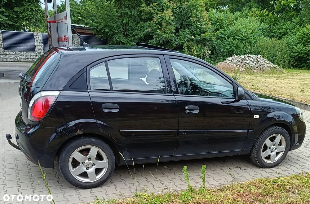 Kia Rio 1.4 Family - 2