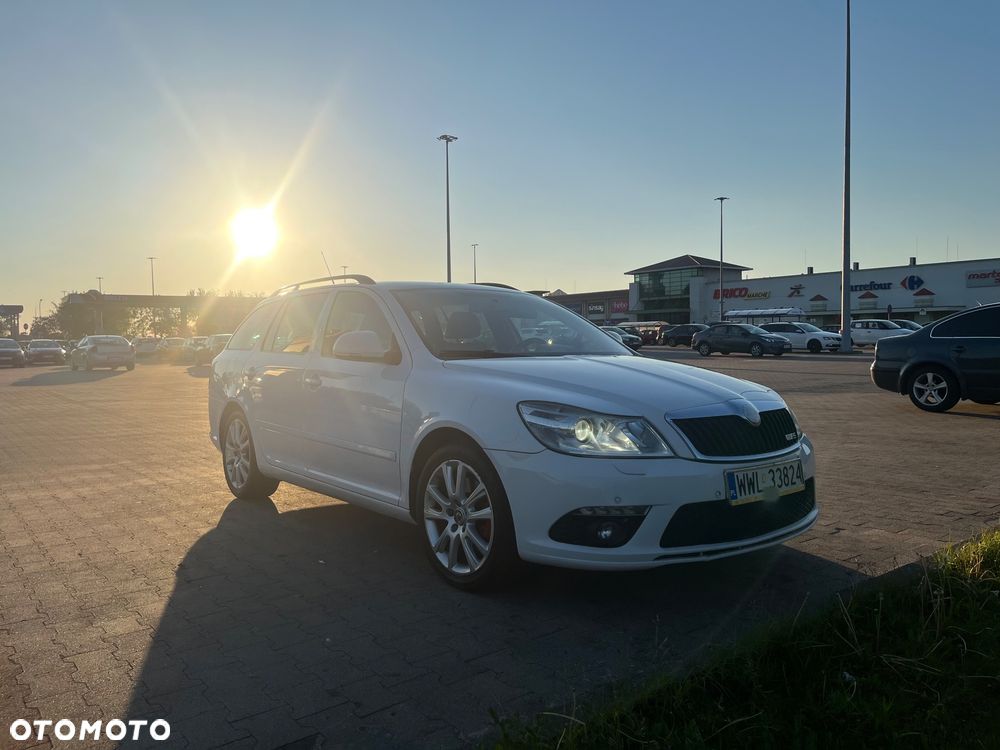 Skoda Octavia 2.0 TDI DPF RS - 16