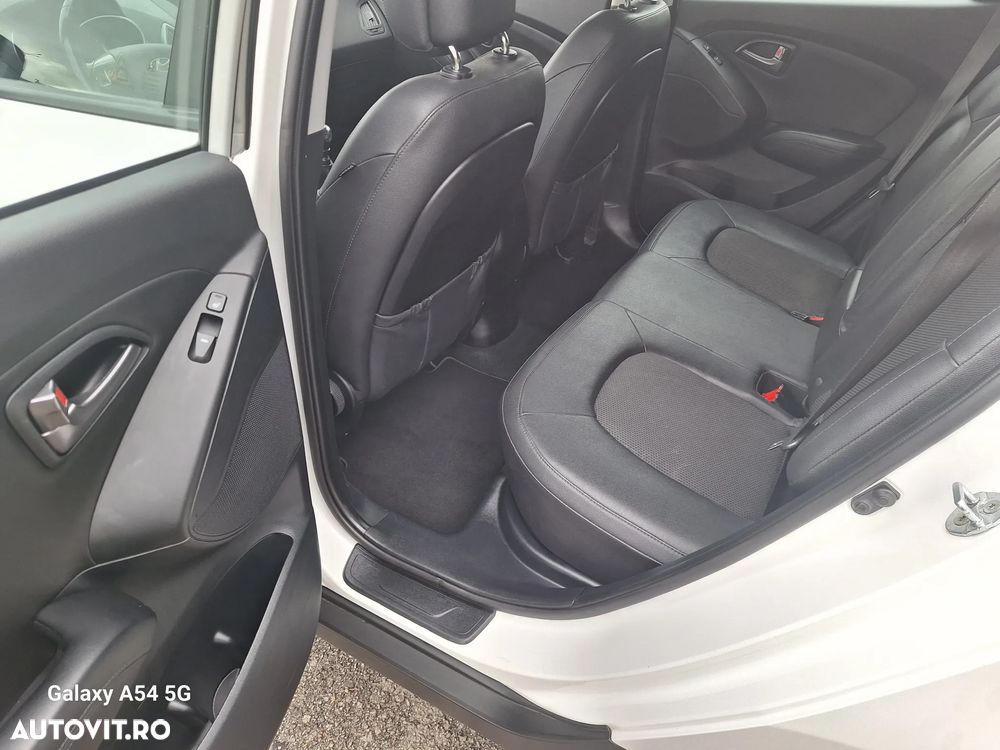 Hyundai ix35 1.7 CRDI 2WD Fifa World Cup Edition - 12