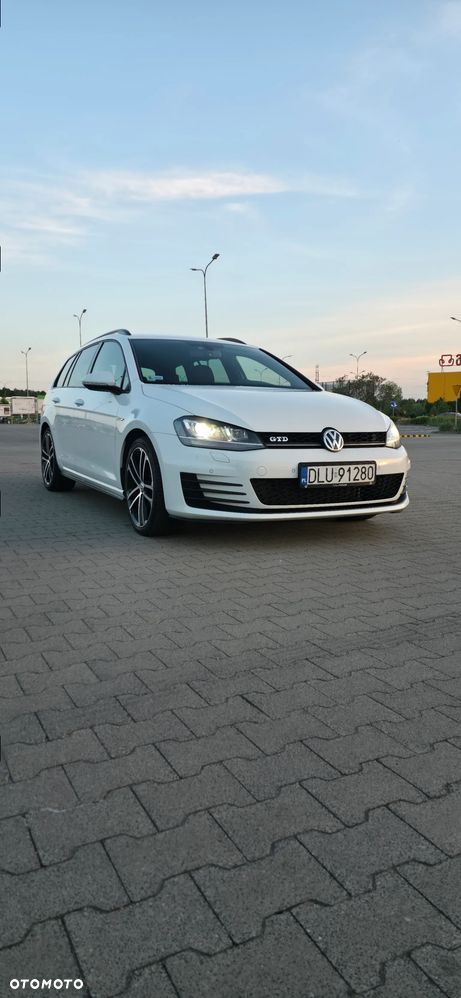 Volkswagen Golf - 17