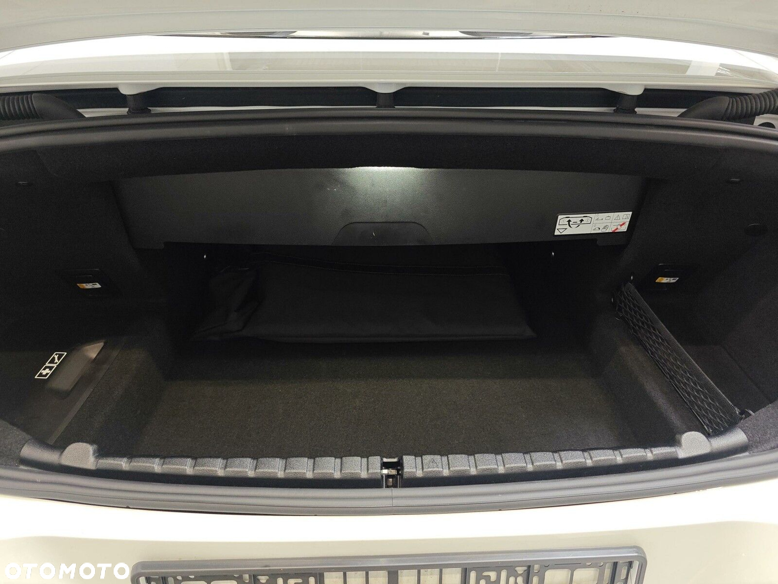 BMW Seria 8 840i - 18
