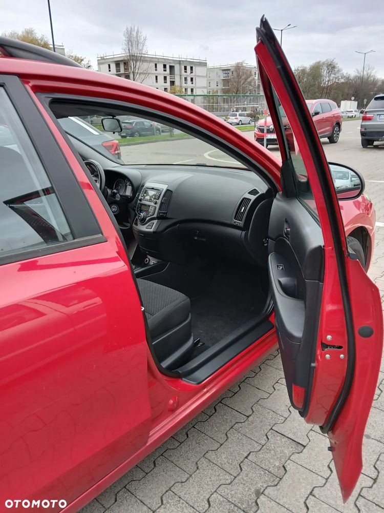 Hyundai i30 1.4 Classic + - 12