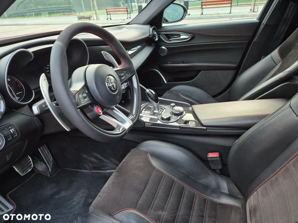 Alfa Romeo Giulia 2.9 Bi Turbo V6 Quadrifoglio - 11