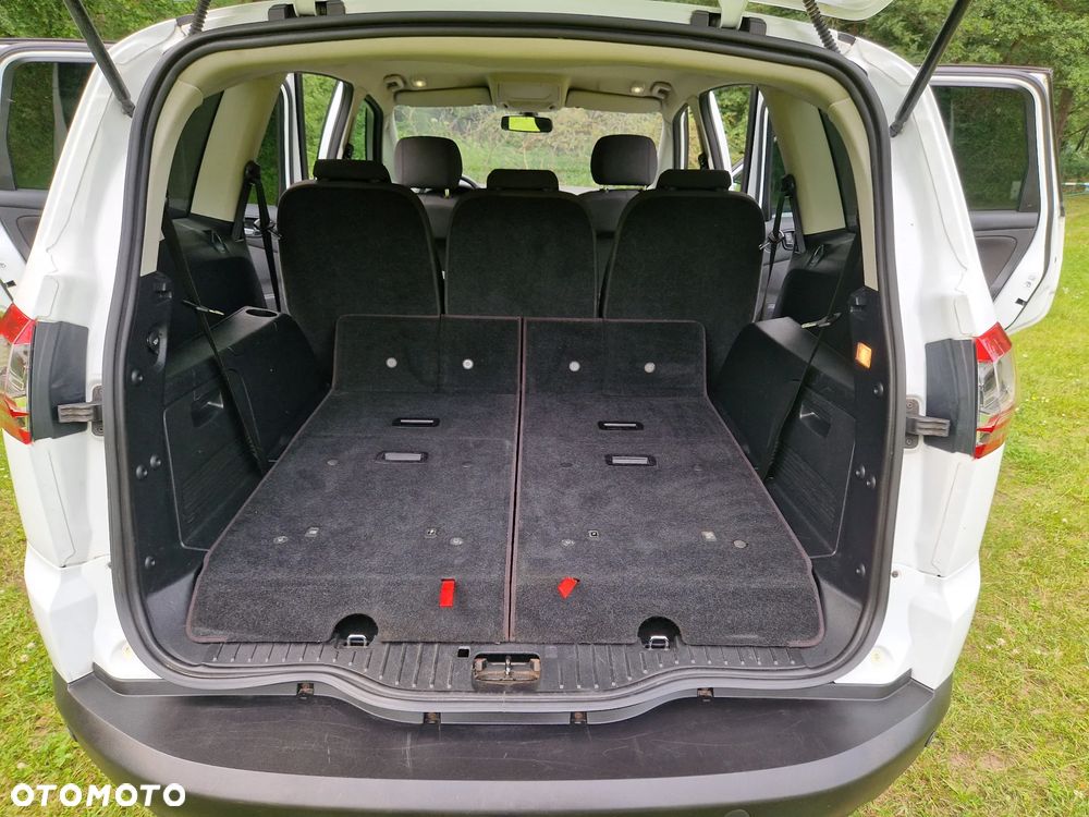 Ford S-Max - 17