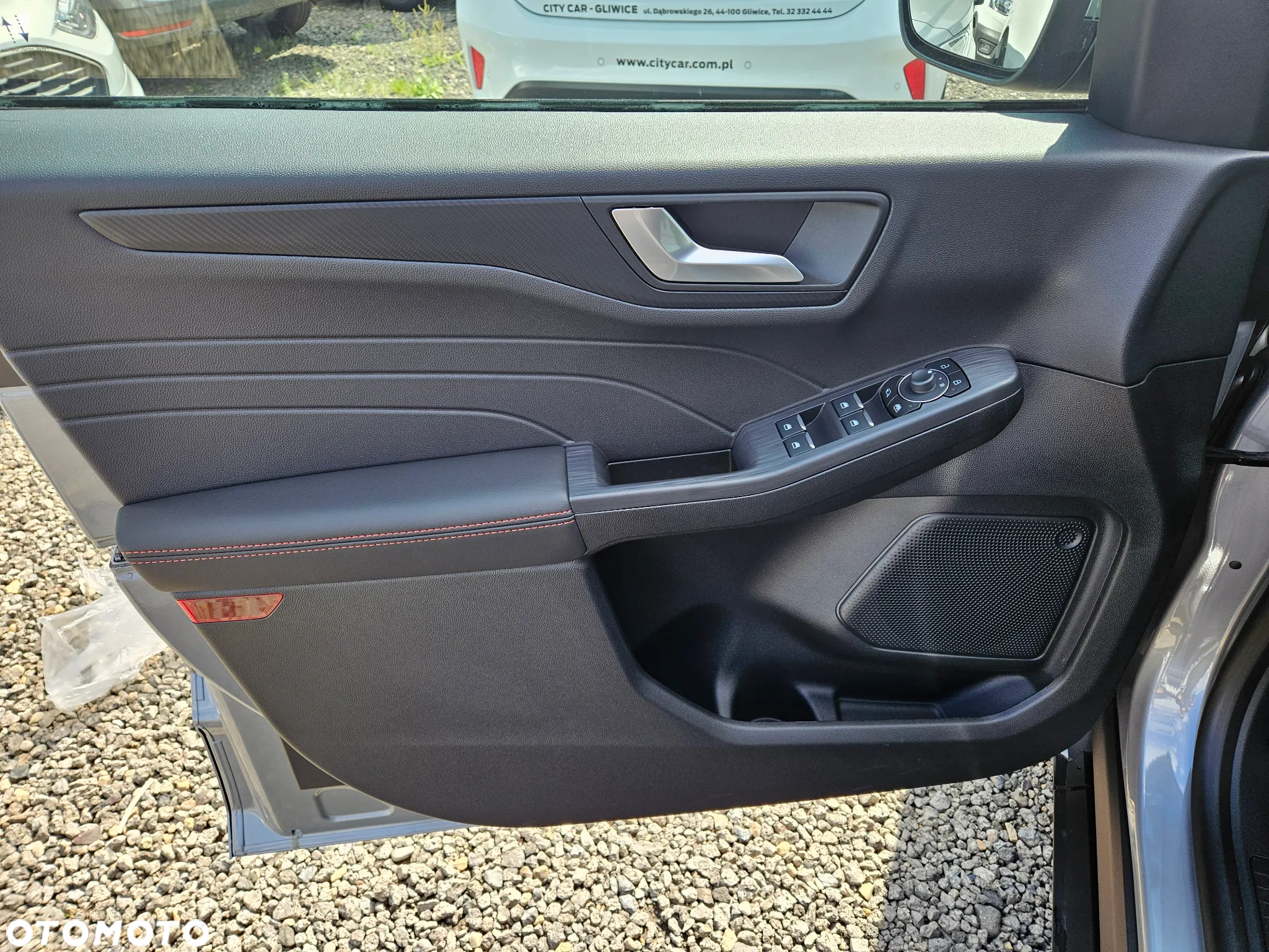 Ford Kuga 2.5 FHEV FWD ST-Line - 17