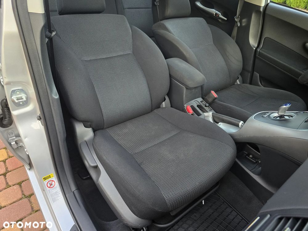 Toyota Auris 1.8 HSD Sol - 17
