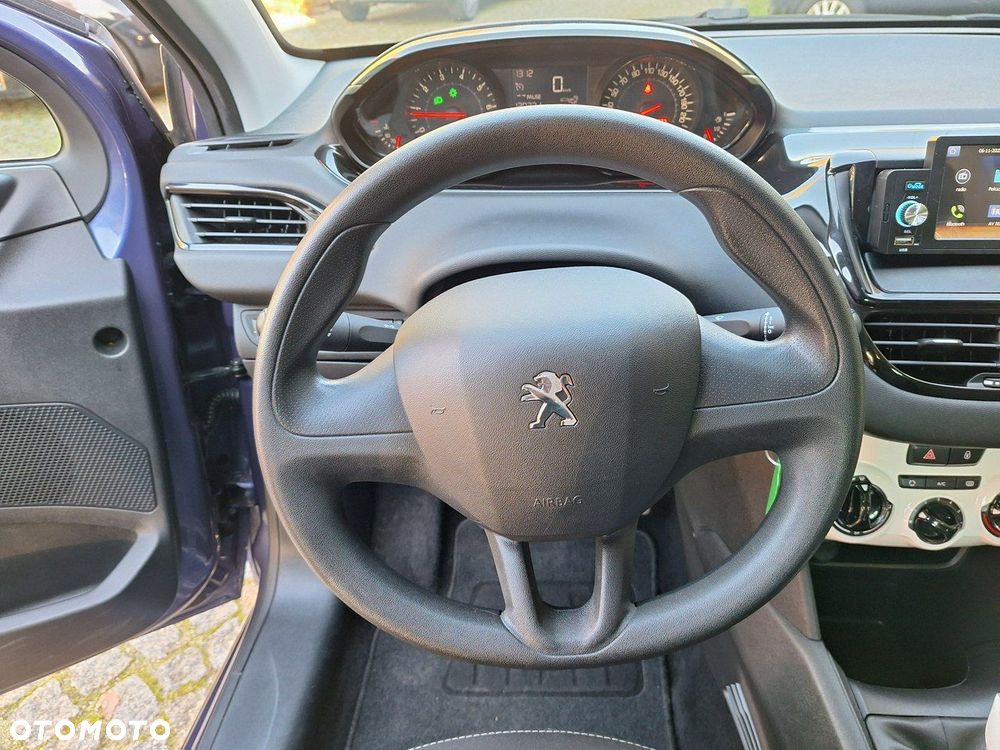 Peugeot 208 - 10