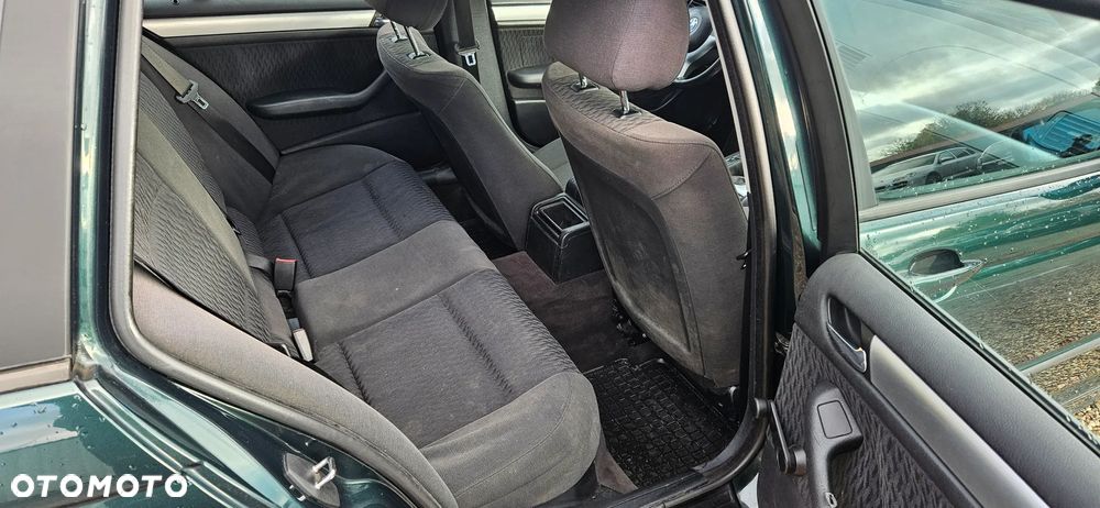 BMW Seria 3 318i - 10