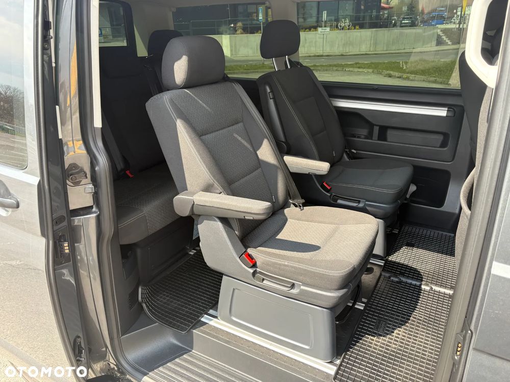Volkswagen Multivan - 16