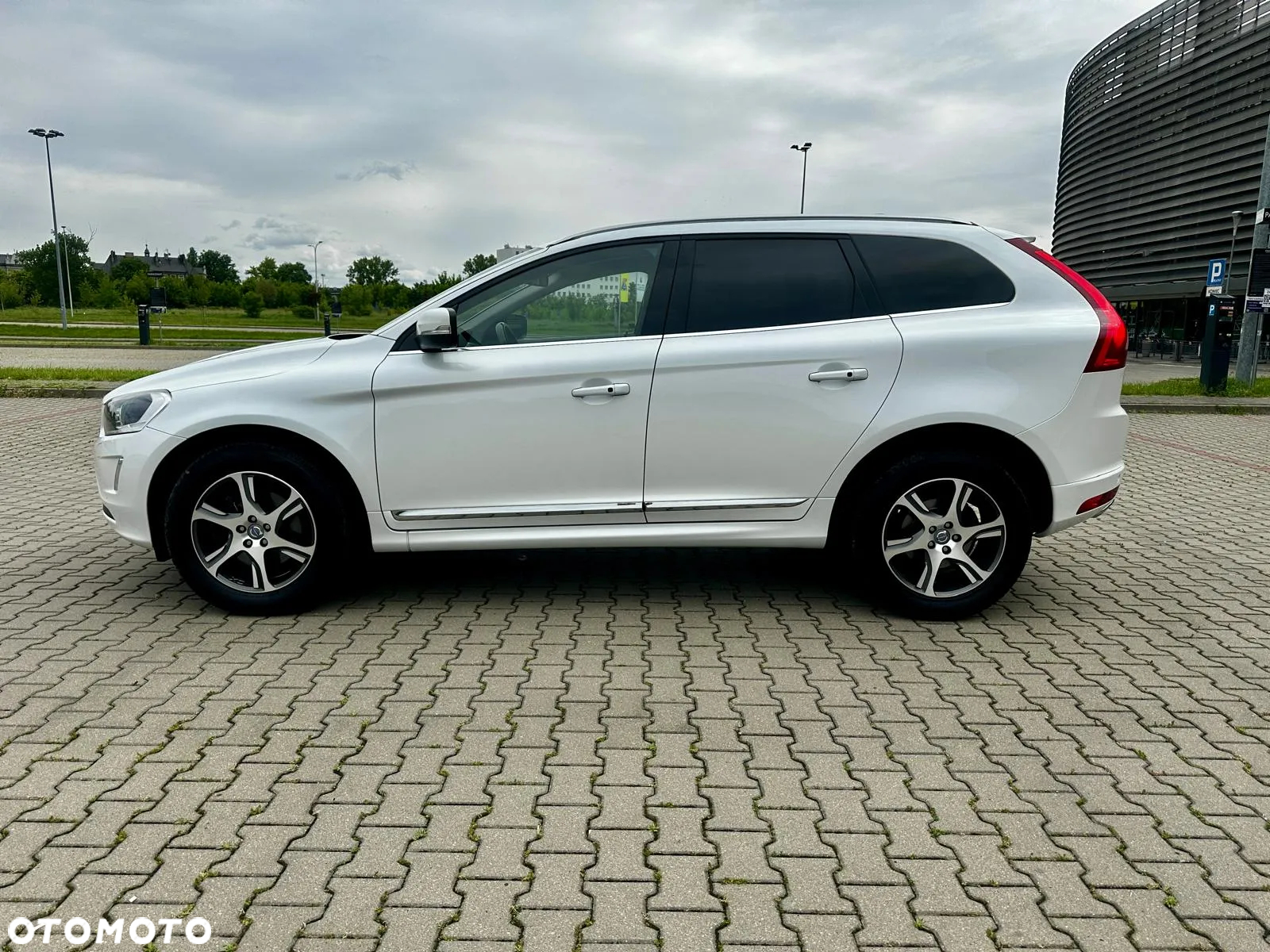 Volvo XC 60 D4 AWD Geartronic Summum - 4