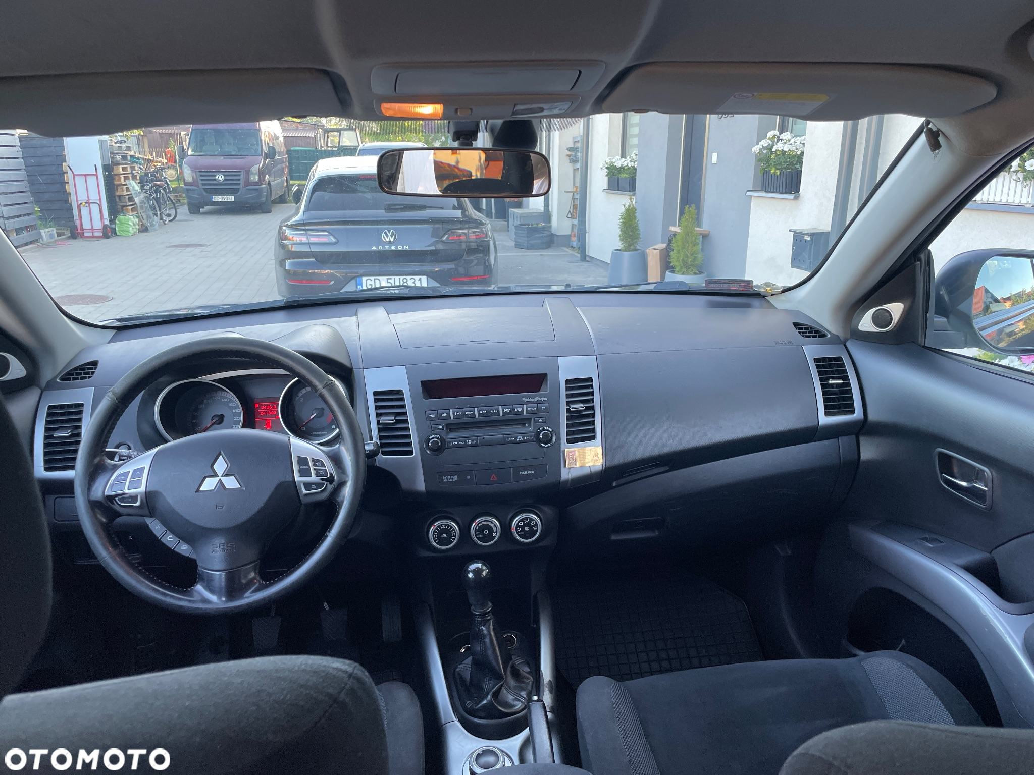 Mitsubishi Outlander - 9