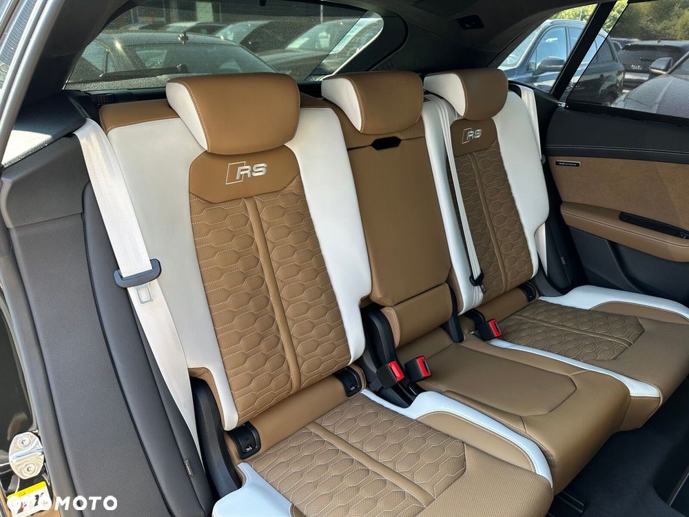 Audi RS Q8 - 30