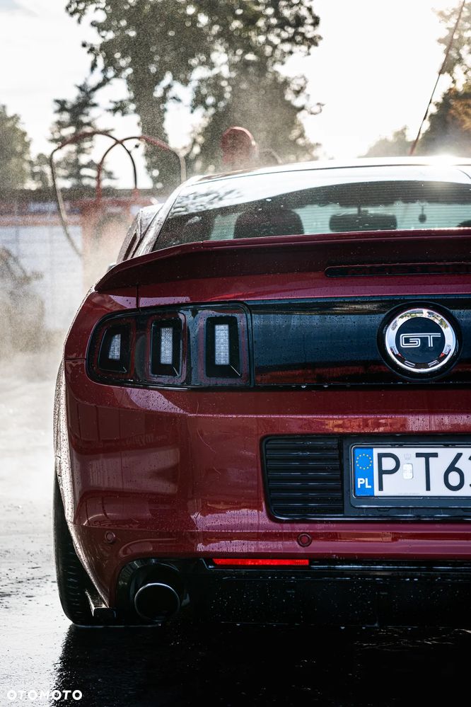 Ford Mustang ver-5-0-v8-gt-premium - 3