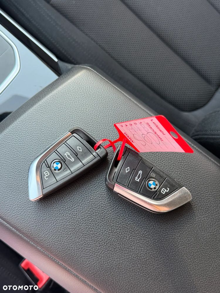 BMW Seria 3 318d mHEV - 29