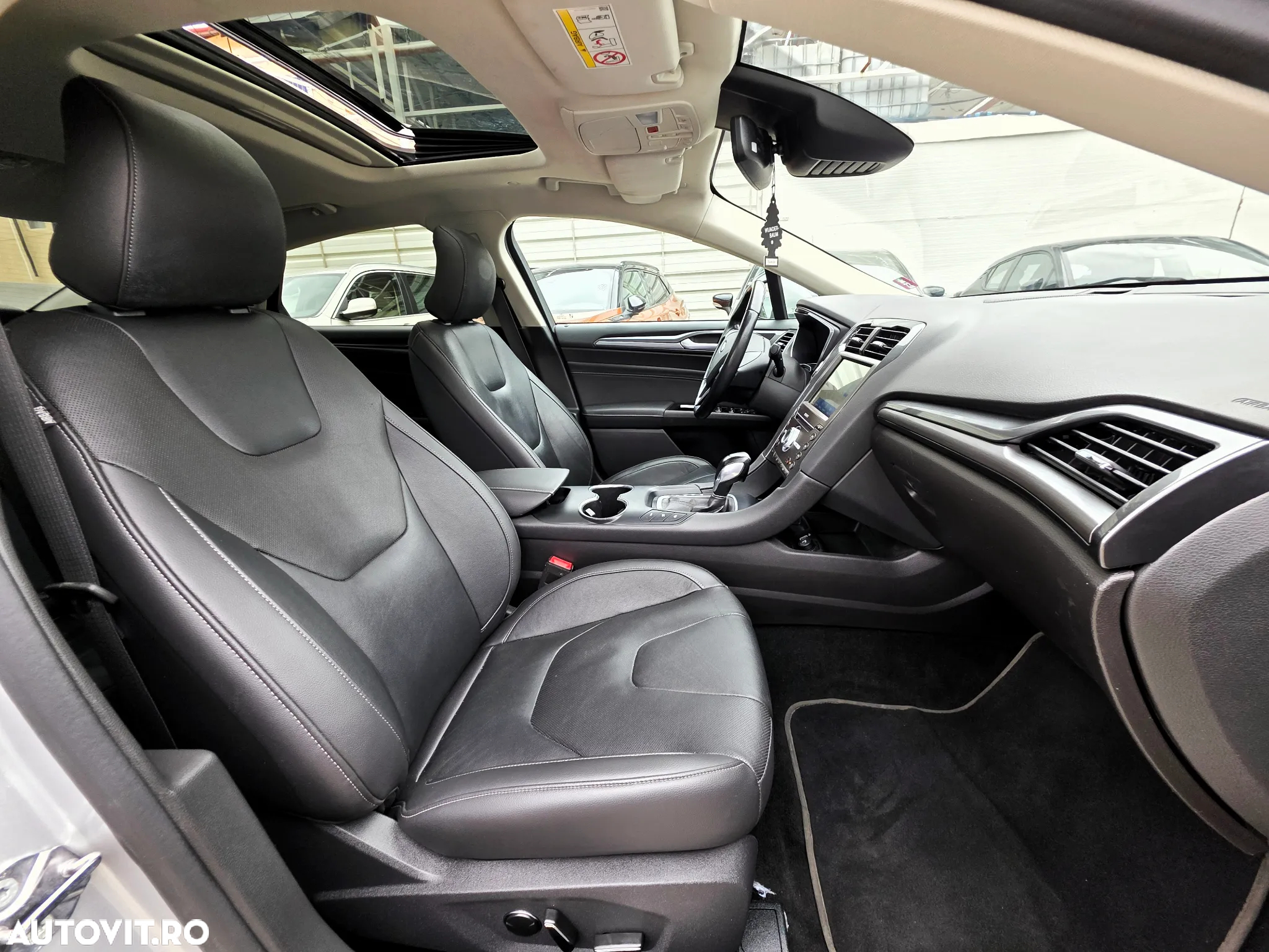 Ford Mondeo 2.0 HEV Titanium - 15