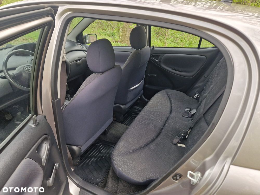 Toyota Yaris - 7