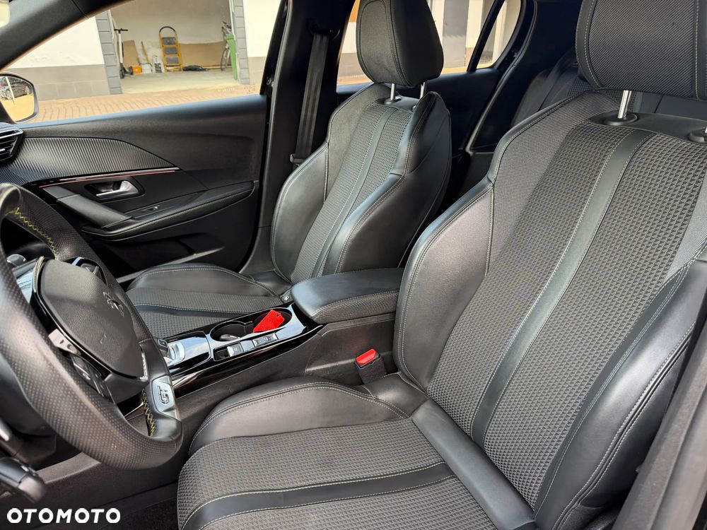 Peugeot 208 PureTech 100 EAT8 GT - 15