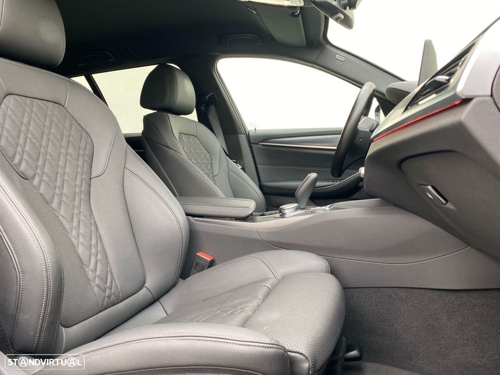 BMW 520 d Pack Desportivo M Auto — fotografia 18