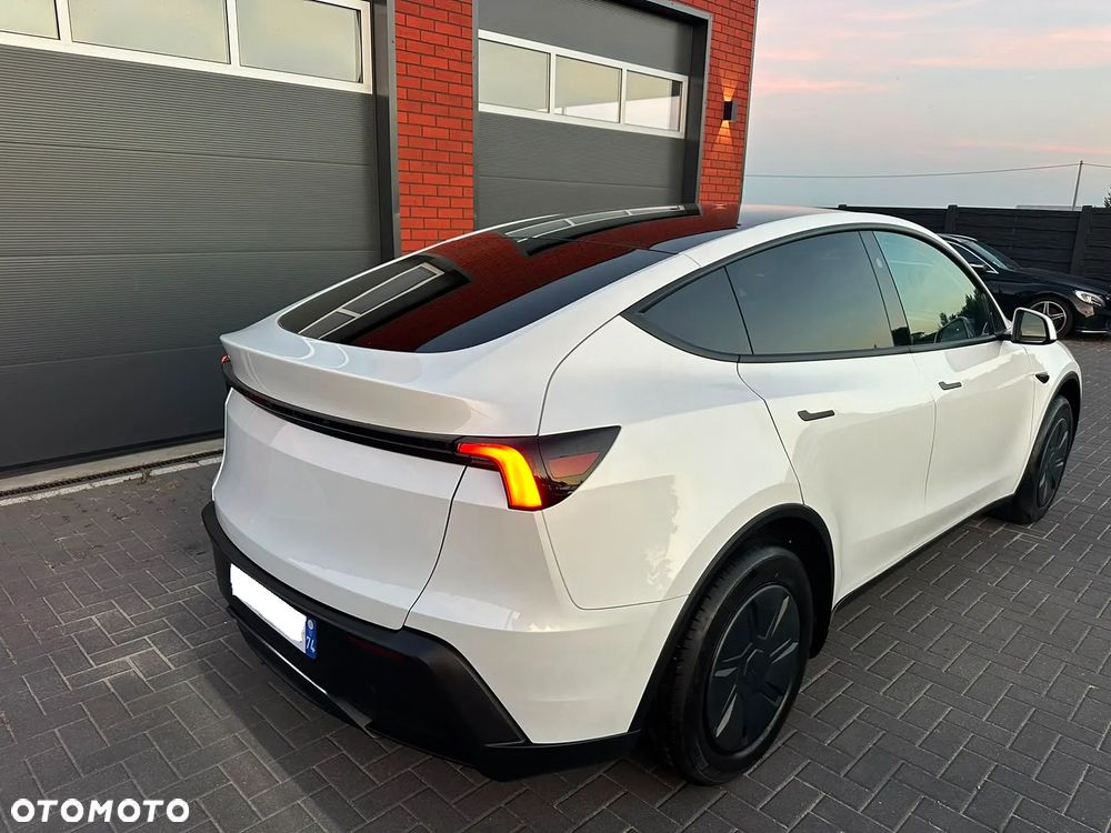 Tesla Model Y Standard - 33