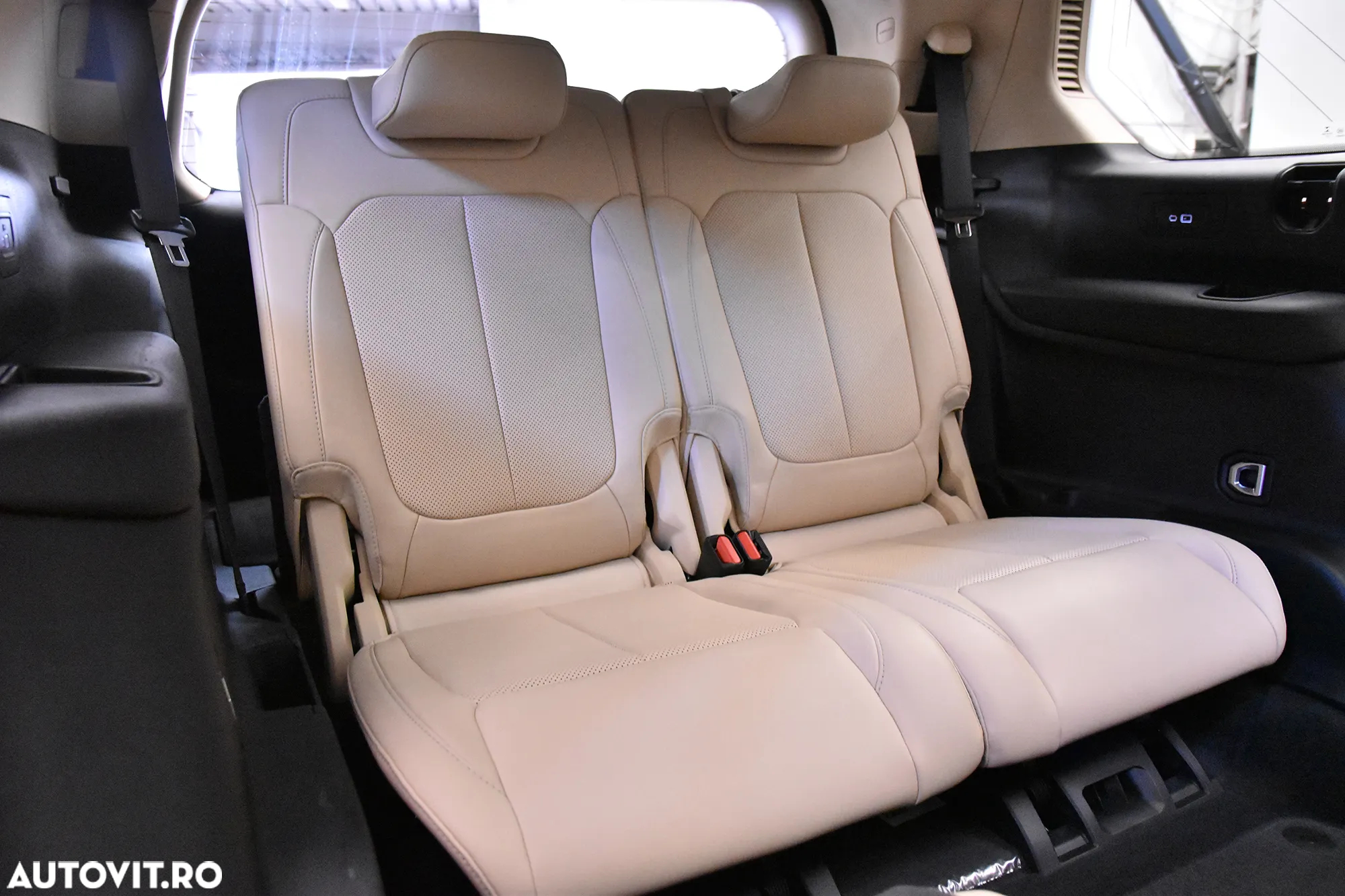 Jeep Grand Cherokee - 13