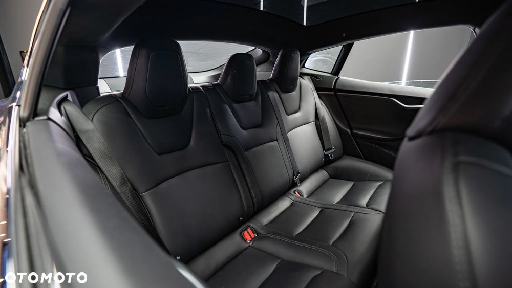 Tesla Model S Performance - 24