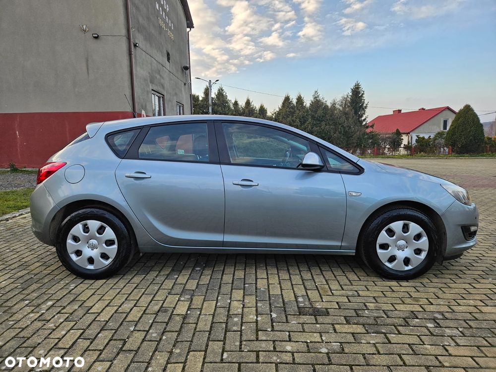 Opel Astra 1.6 CDTI Essentia - 4