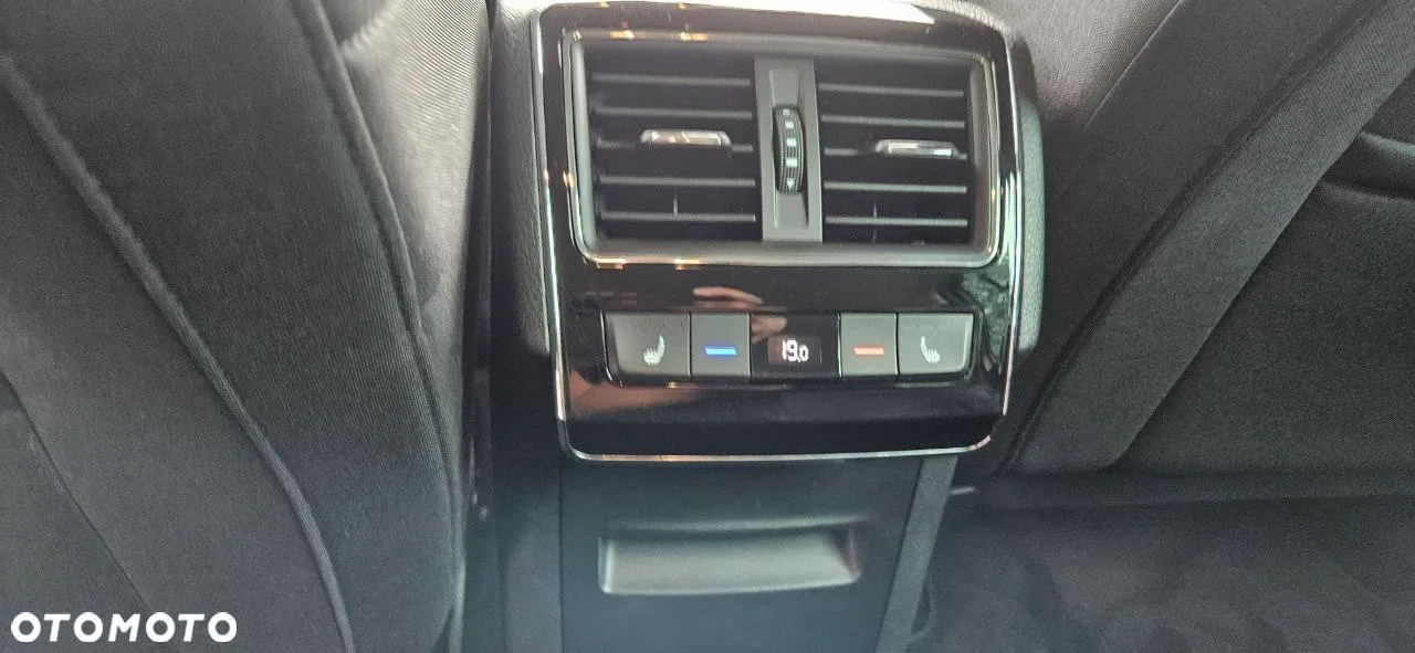 Skoda Superb 2.0 TDI SCR Style DSG - 24