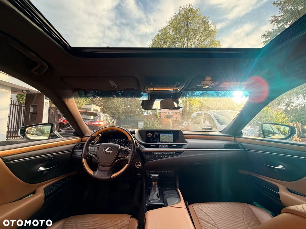 Lexus ES 300h Prestige - 11