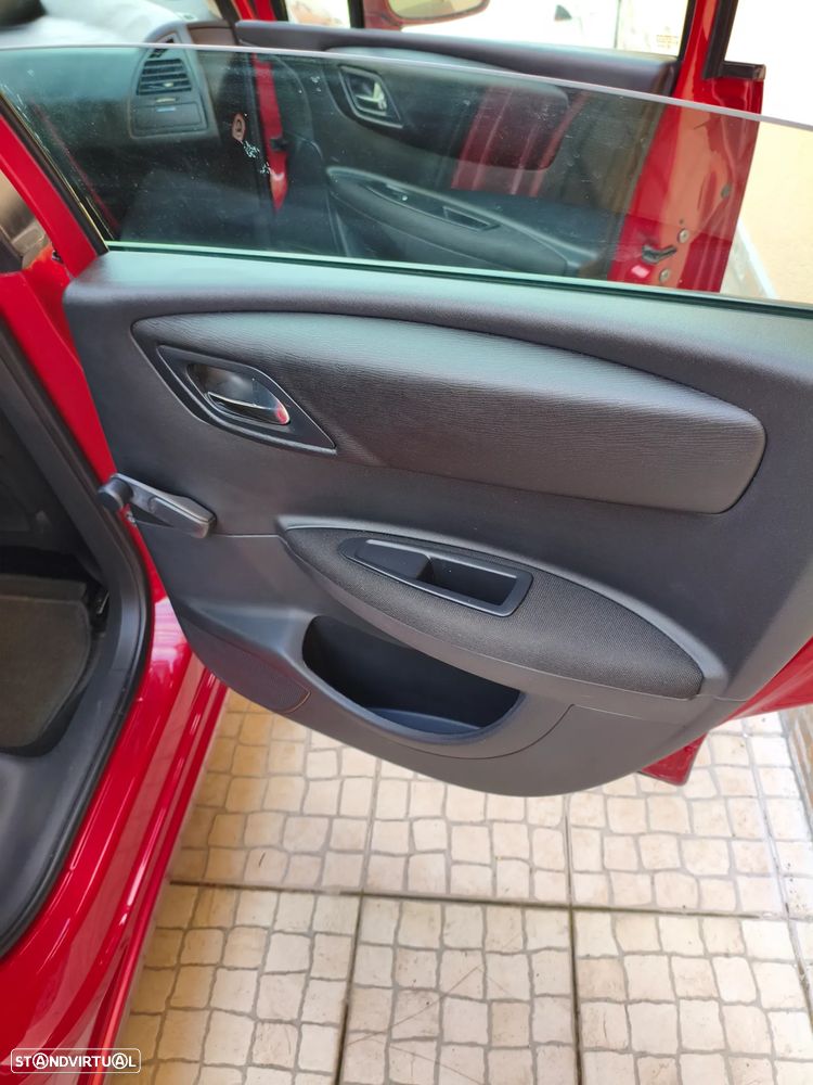 Citroën C4 1.6 HDi Business - 12