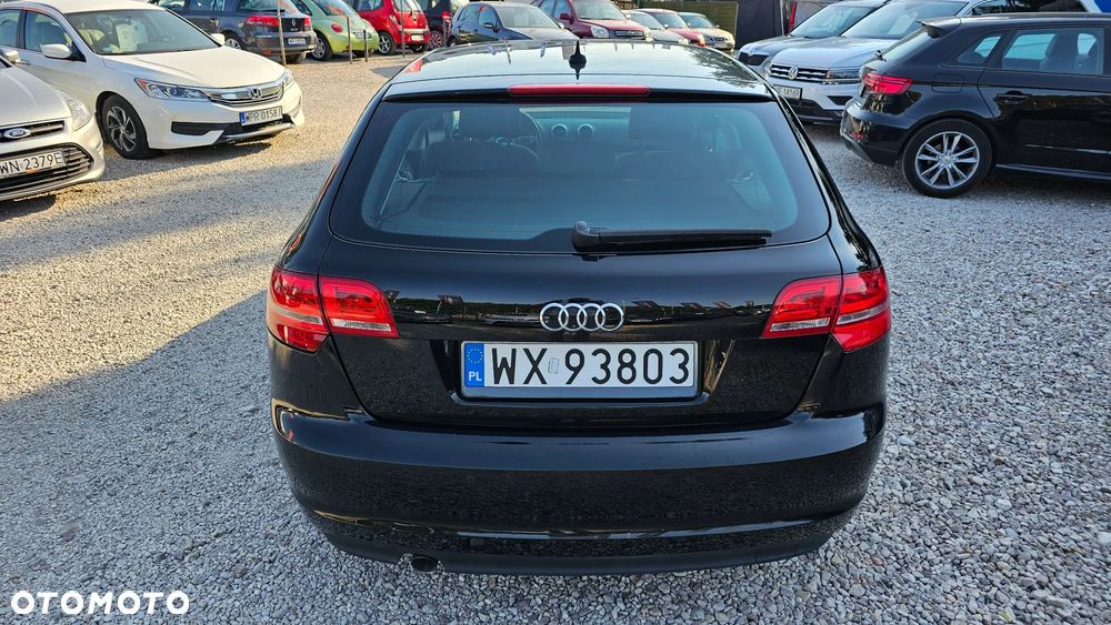 Audi A3 Sportback 1.6 TDI DPF Ambiente S tronic - 29