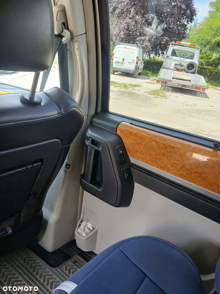 Chrysler Grand Voyager - 13