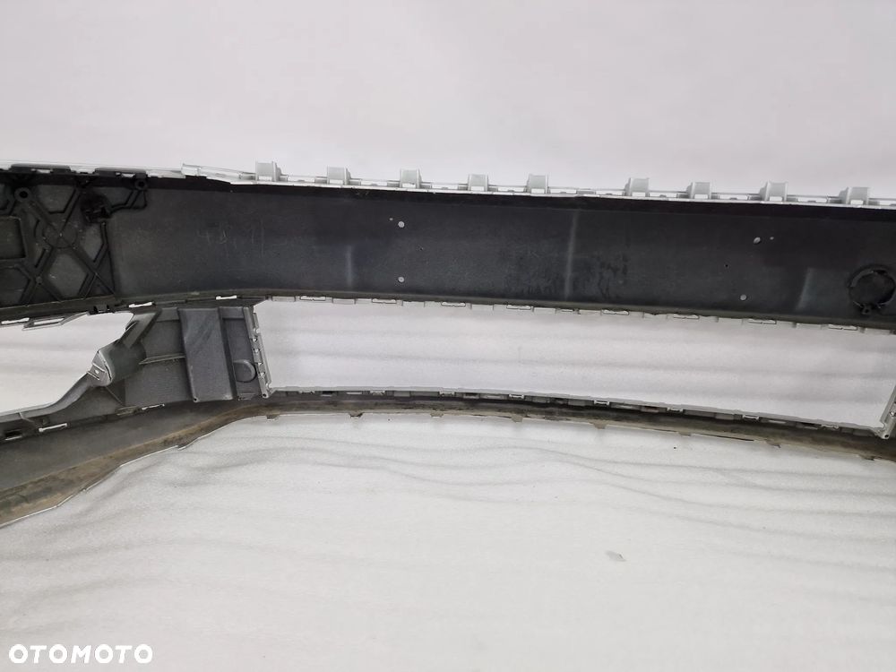 VW PASSAT B7 3AA 10- ZDERZAK PRZEDNI PRZÓD , ŁADNY , SREBRNY METALIK , BEZ SPRYSKÓW I PDC , NR AUKCJI NZ846 - 19