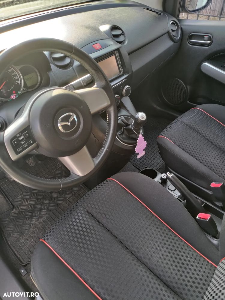 Mazda 2 1.3i TE - 10