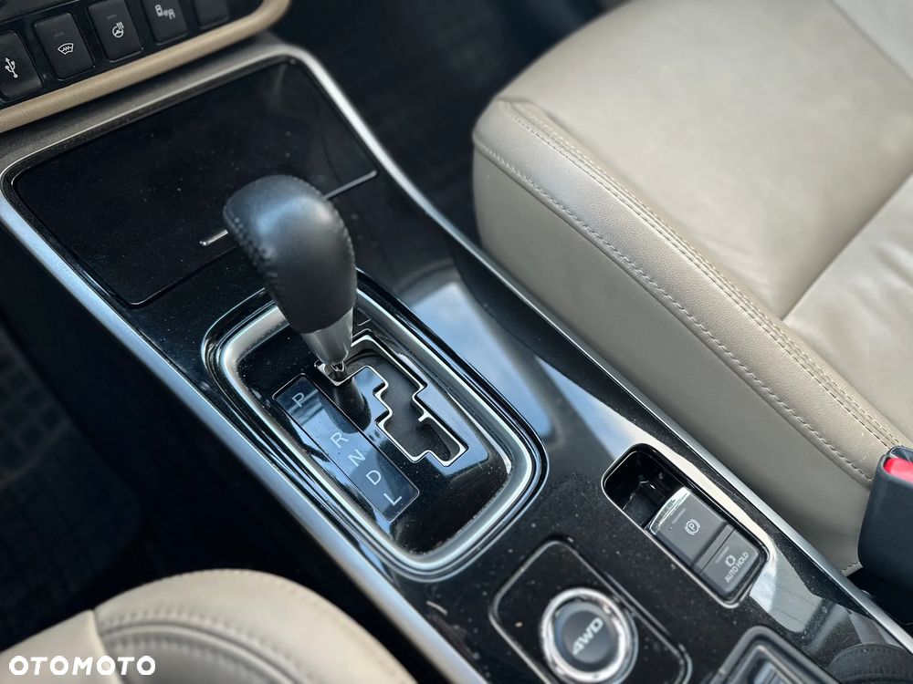 Mitsubishi Outlander 2.0 Instyle SDA 4WD CVT - 21