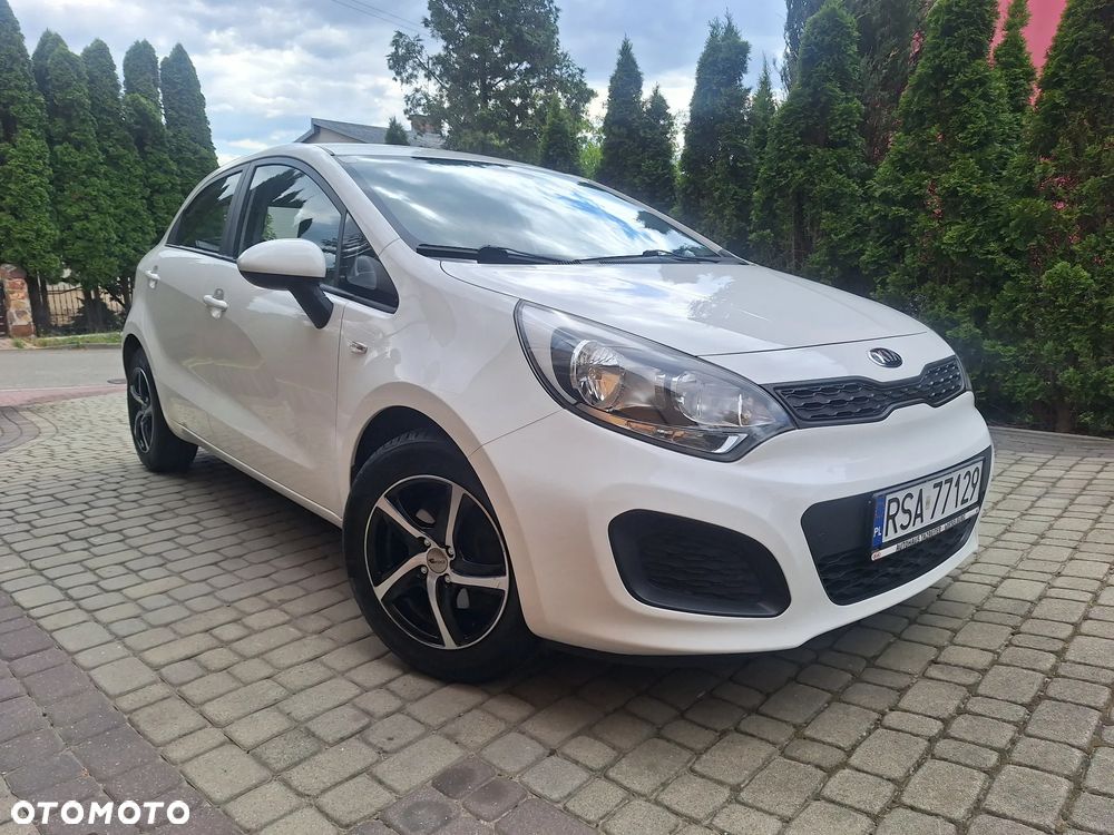 Kia Rio 1.2 L - 2