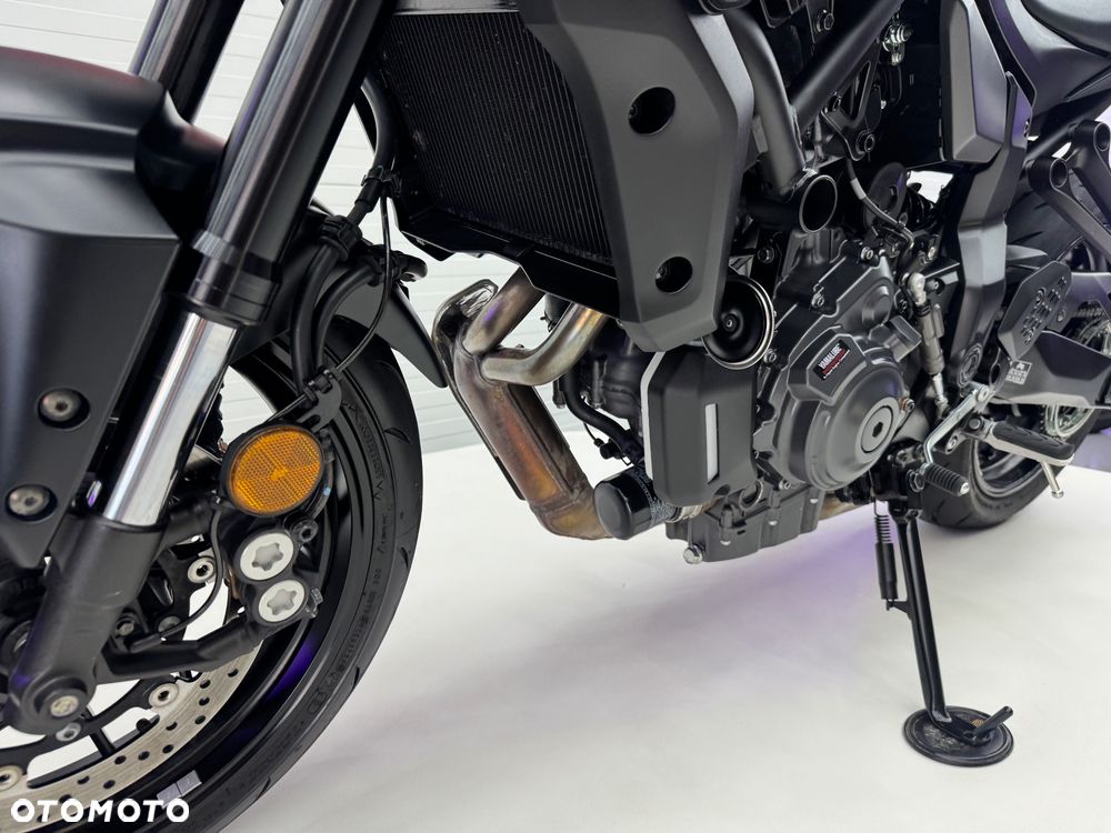 Yamaha MT - 24