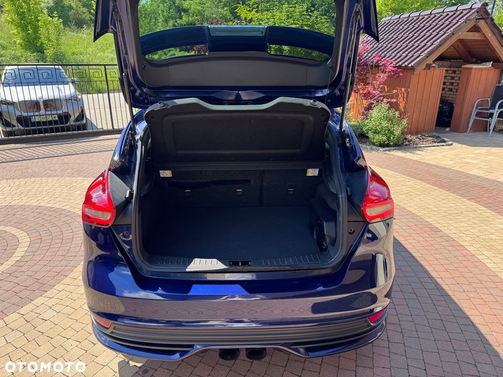 Ford Focus 2.0 EcoBoost ST - 9